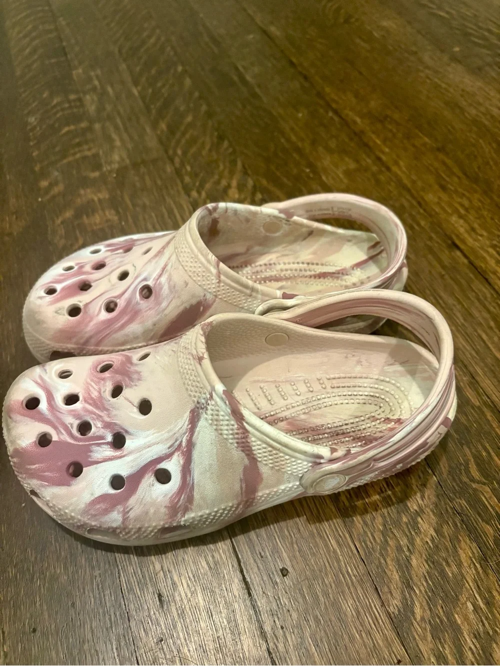 Crocs Classic Marbled Pink White Clogs Big Kids J3